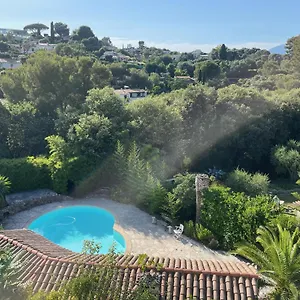 Apartment Independent One Bedroom, Antibes