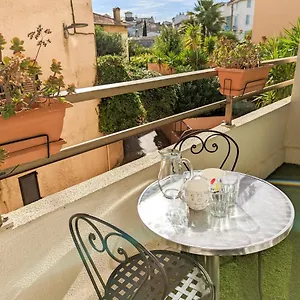 Les Beaux Jours - Calm & Sunny Balcony Apartment